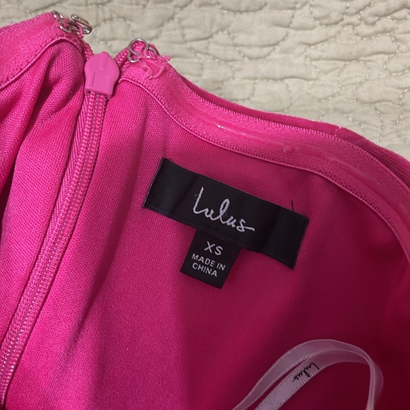 Lulu’s strapless, pink velvet asymmetric dress - Picture 6 of 7